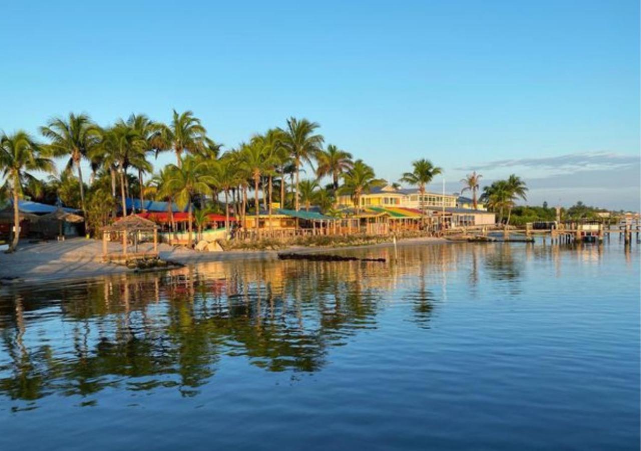 Capt Hirams Resort Sebastian Luaran gambar